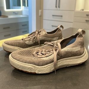 Vans Ultra Range/eco cush, Beige & Cream Women’s Size 7